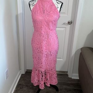 Lace holster dress with flounce hem